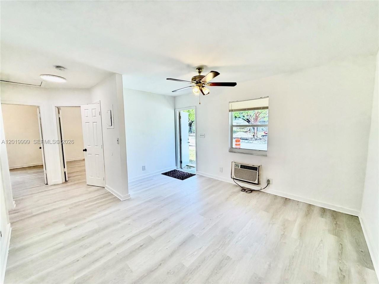 4801 Sw 18th St #1 - Photo 3 of 20