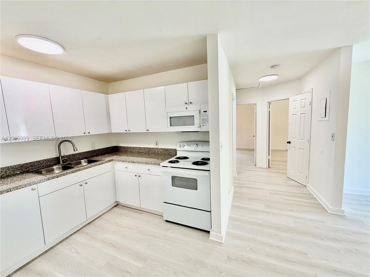 4801 Sw 18th St #1 - Photo 5 of 20