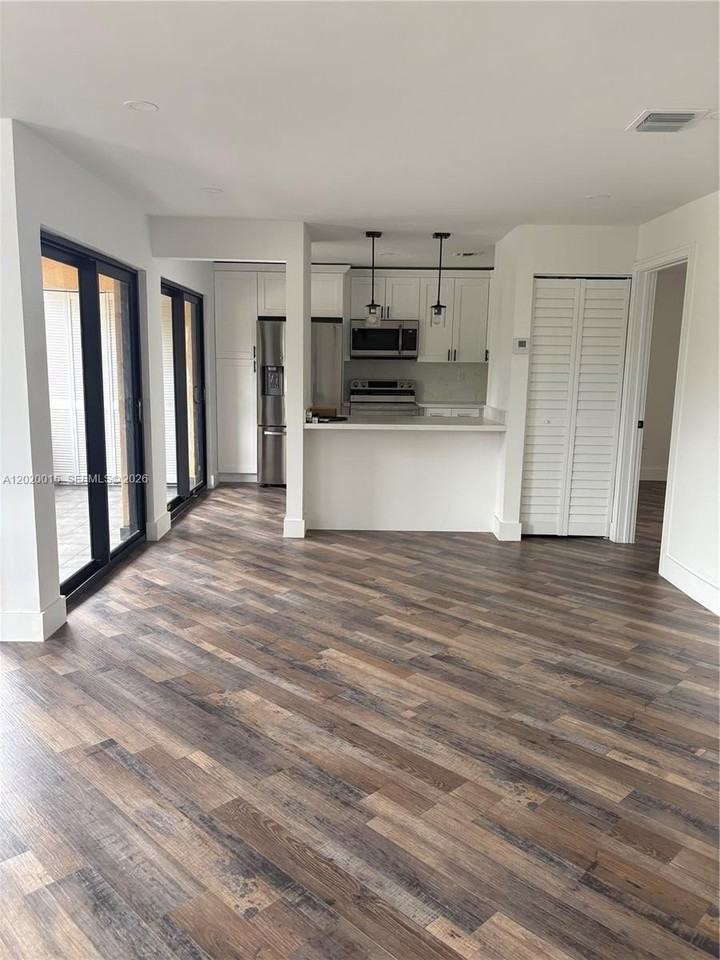 1405 Sw 122nd Ave #10-13 - Photo 5 of 18