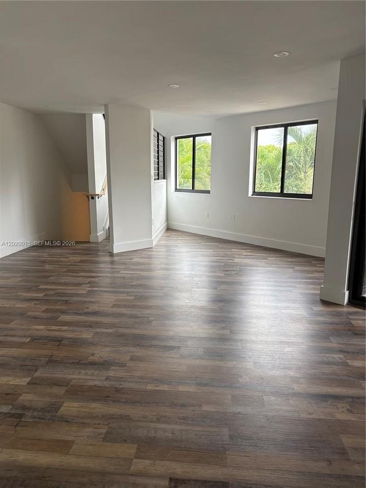 1405 Sw 122nd Ave #10-13 - Photo 6 of 18