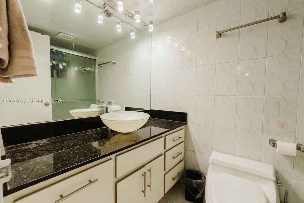 8000 Harding Ave #2B - Photo 6 of 15