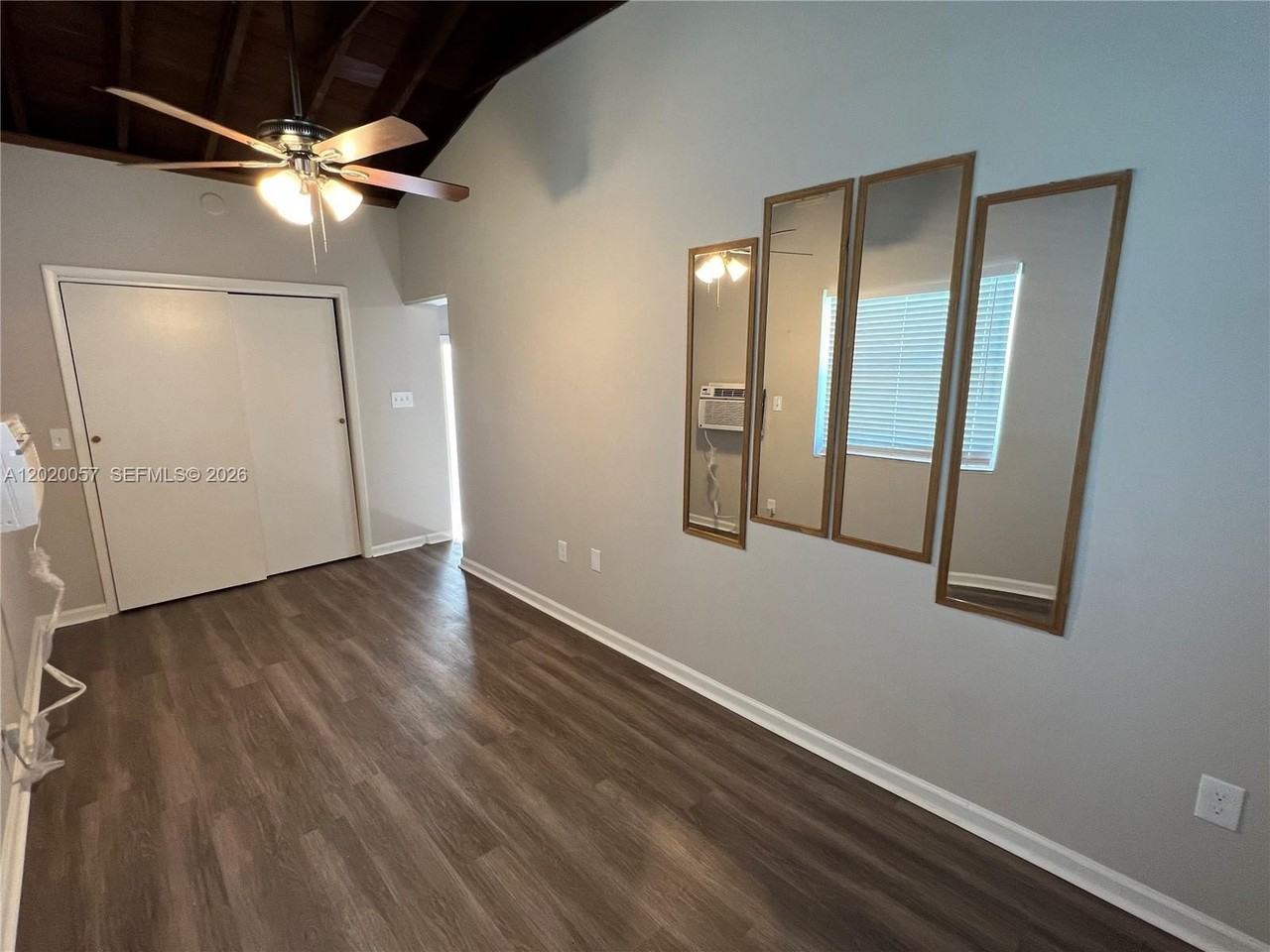 1001 S 22nd Ct - Photo 4 of 7