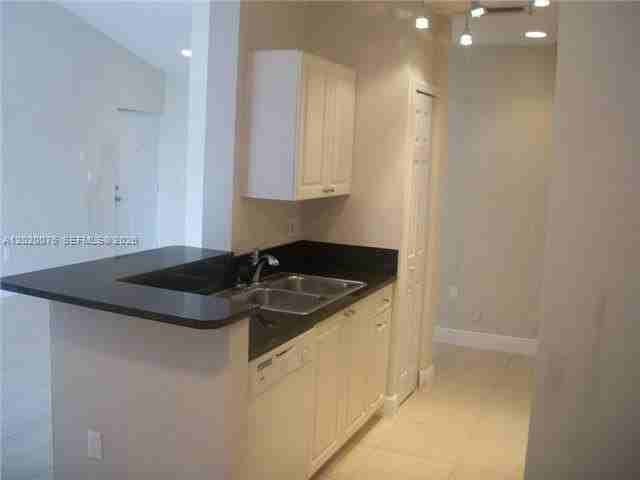 21000 Sw 87th Ave #307 - Photo 2 of 22
