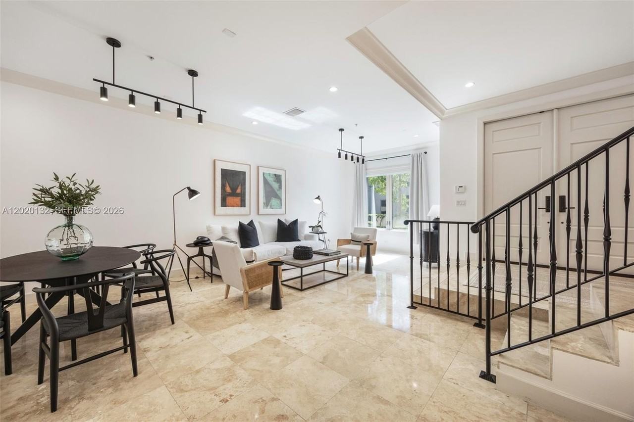 7430 Sw 56th Ct - Photo 4 of 28