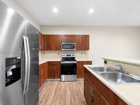 1049 Ne 42nd Pl - Photo 1 of 1