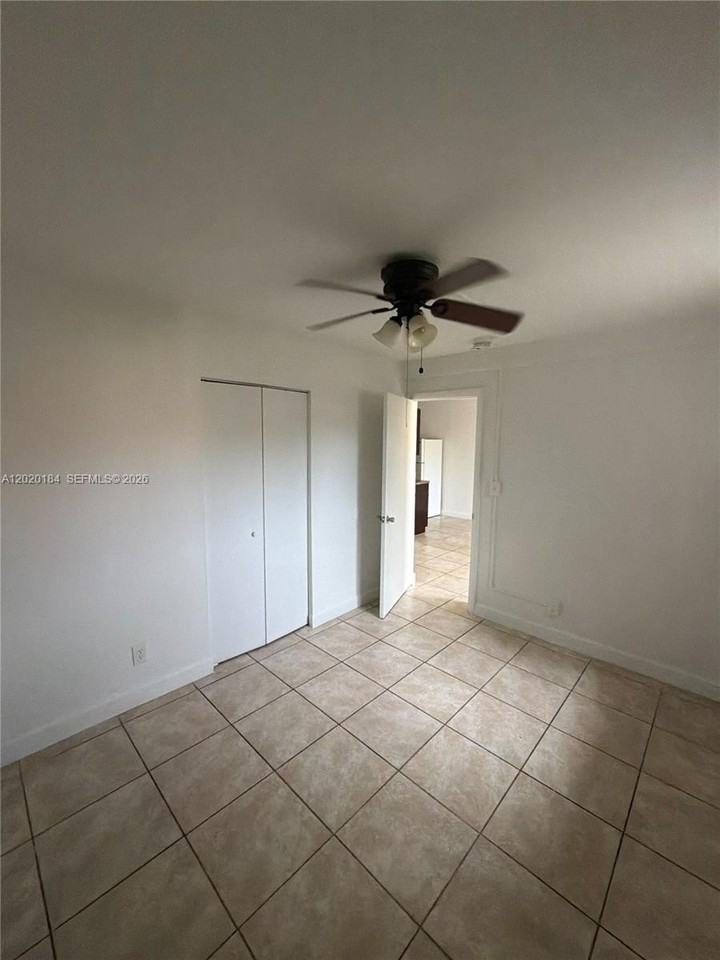 1124 Nw 2nd St #2 - Photo 7 of 9