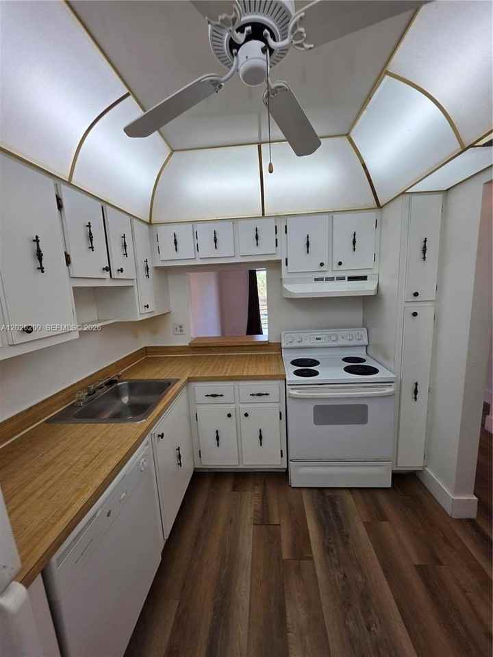 4374 Nw 9th Ave #18-3C - Photo 2 of 40