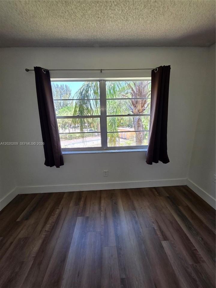 4374 Nw 9th Ave #18-3C - Photo 5 of 40