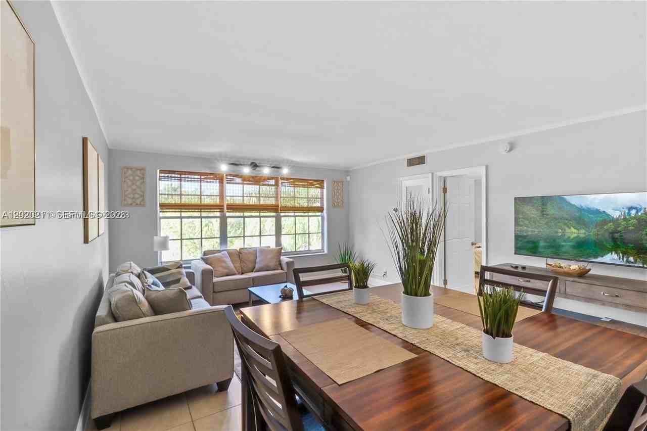 2420 Se 17th St #301C - Photo 7 of 18