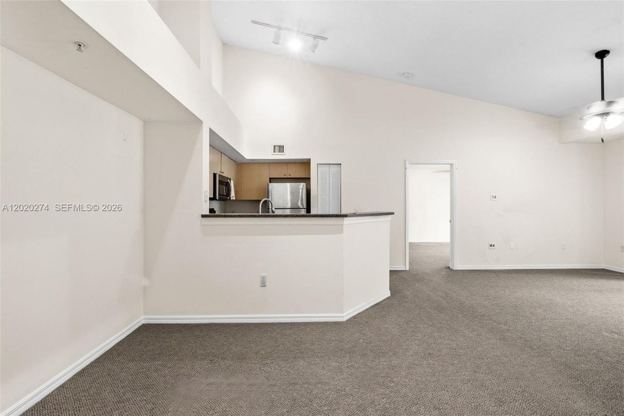 4280 San Marino Blvd #201 - Photo 3 of 20