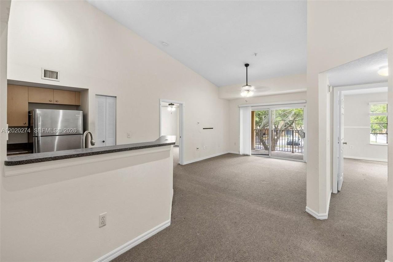 4280 San Marino Blvd #201 - Photo 4 of 20