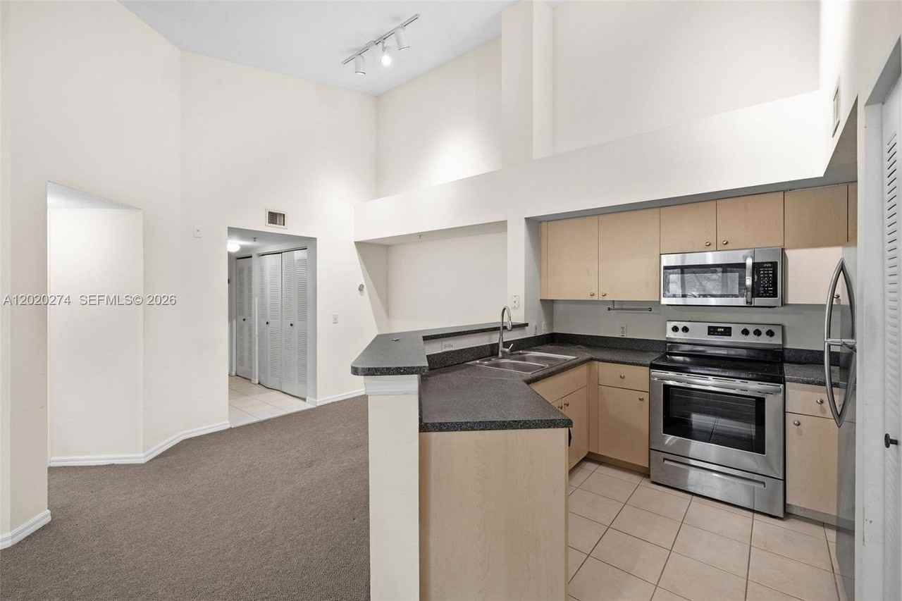 4280 San Marino Blvd #201 - Photo 5 of 20