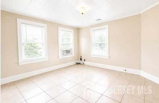 581 W Side Ave - Photo 7 of 12