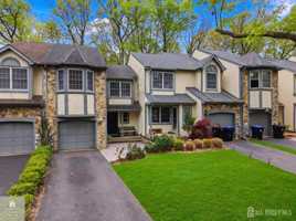 featured image of 3 Dorchester Dr