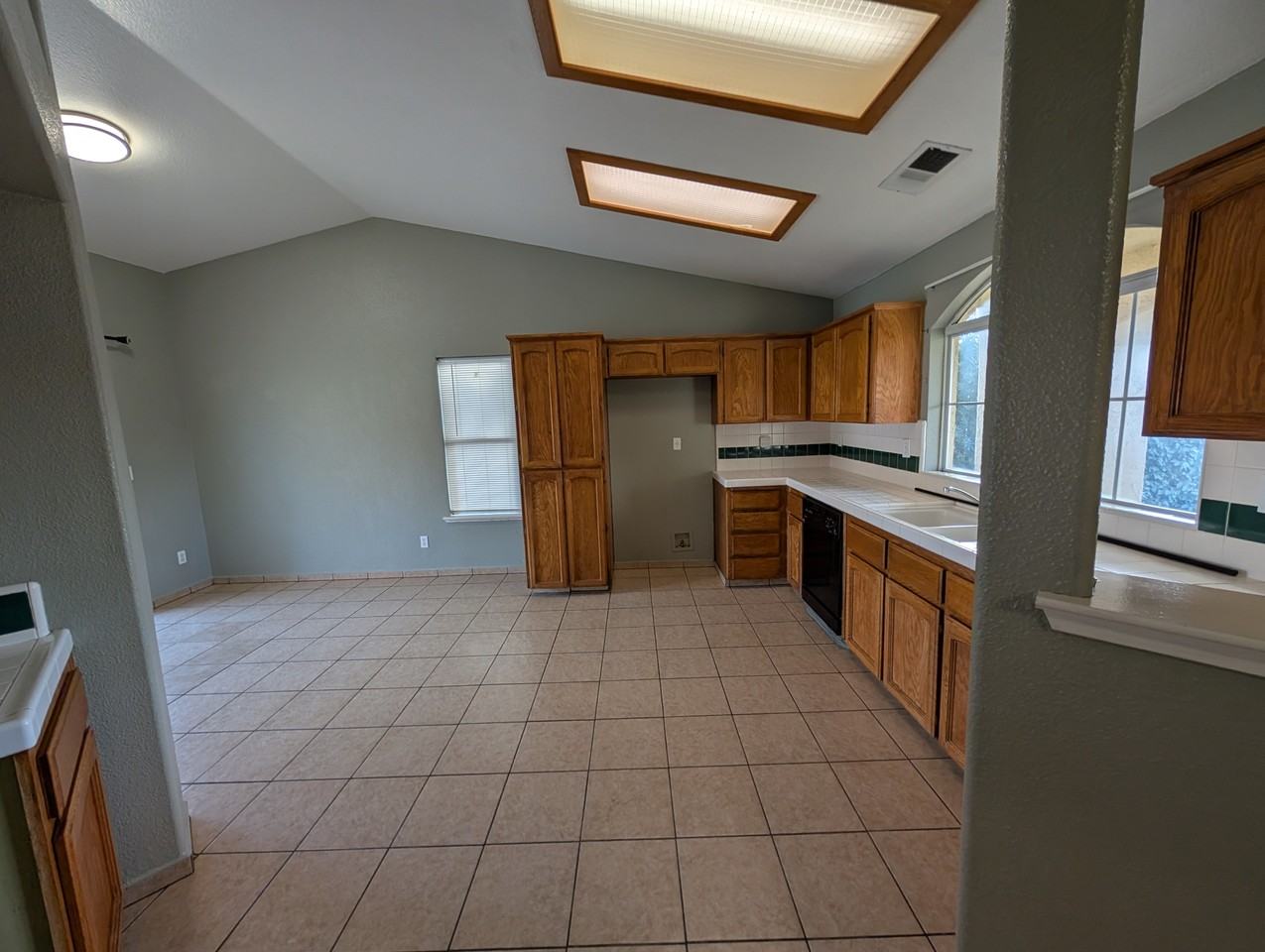 415 Santa Bonita St #1 - Photo 3 of 10