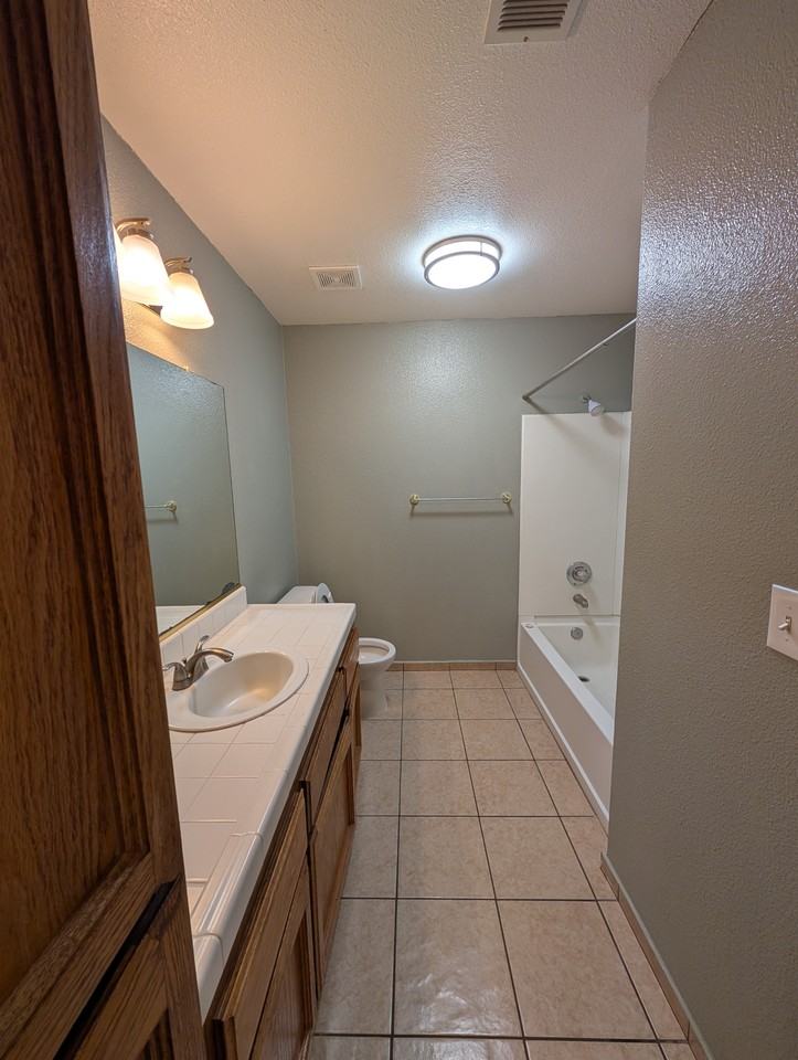 415 Santa Bonita St #1 - Photo 6 of 10