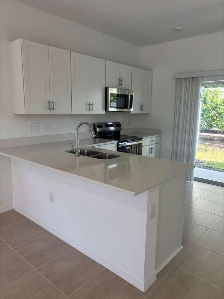 8641 Daybreak St - Photo 4 of 13