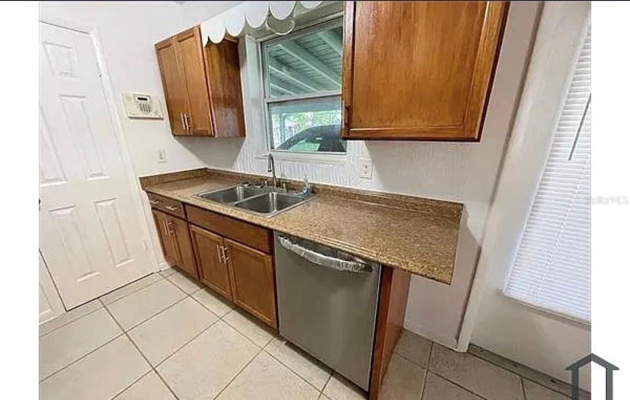 21499 Glendale Ave - Photo 2 of 8
