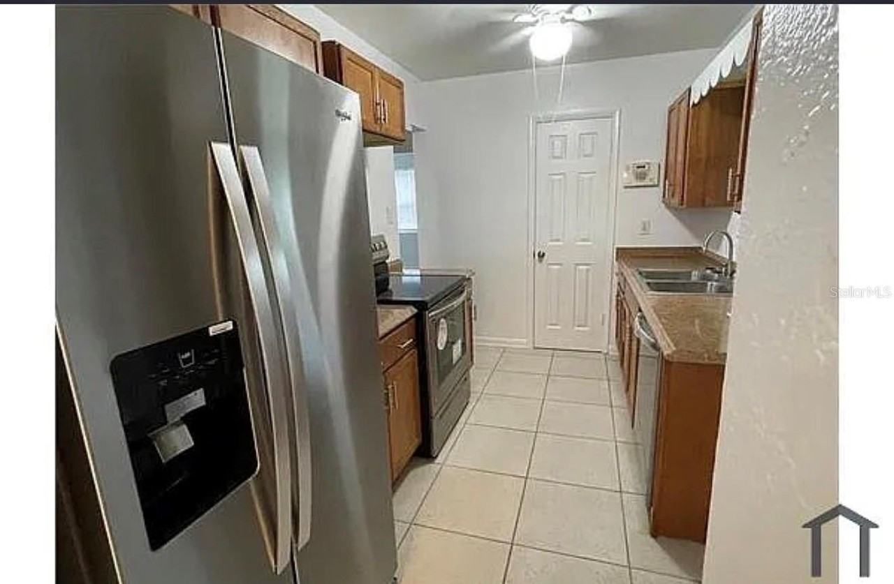 21499 Glendale Ave - Photo 3 of 8
