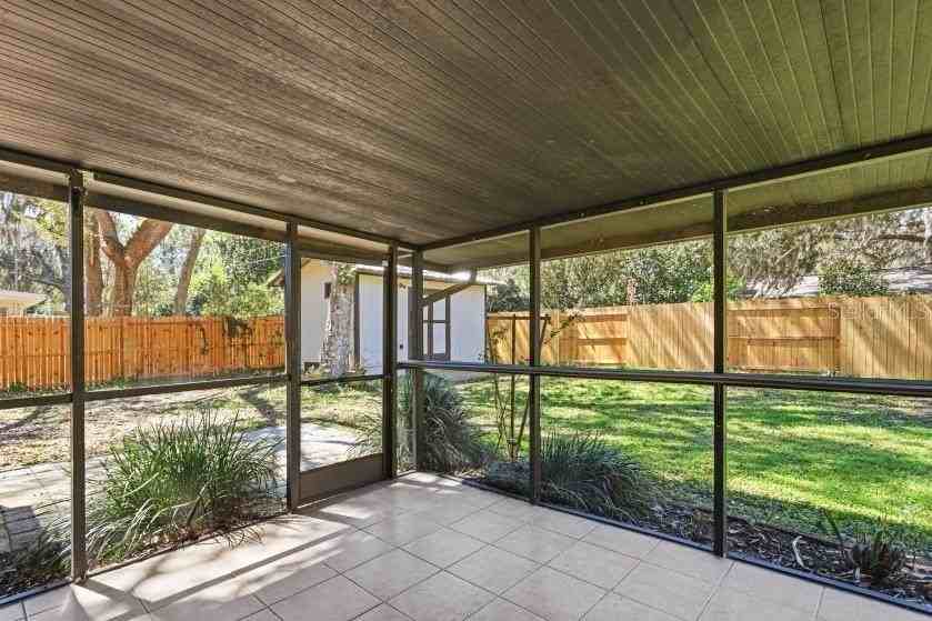 220 Se 71st St - Photo 5 of 21