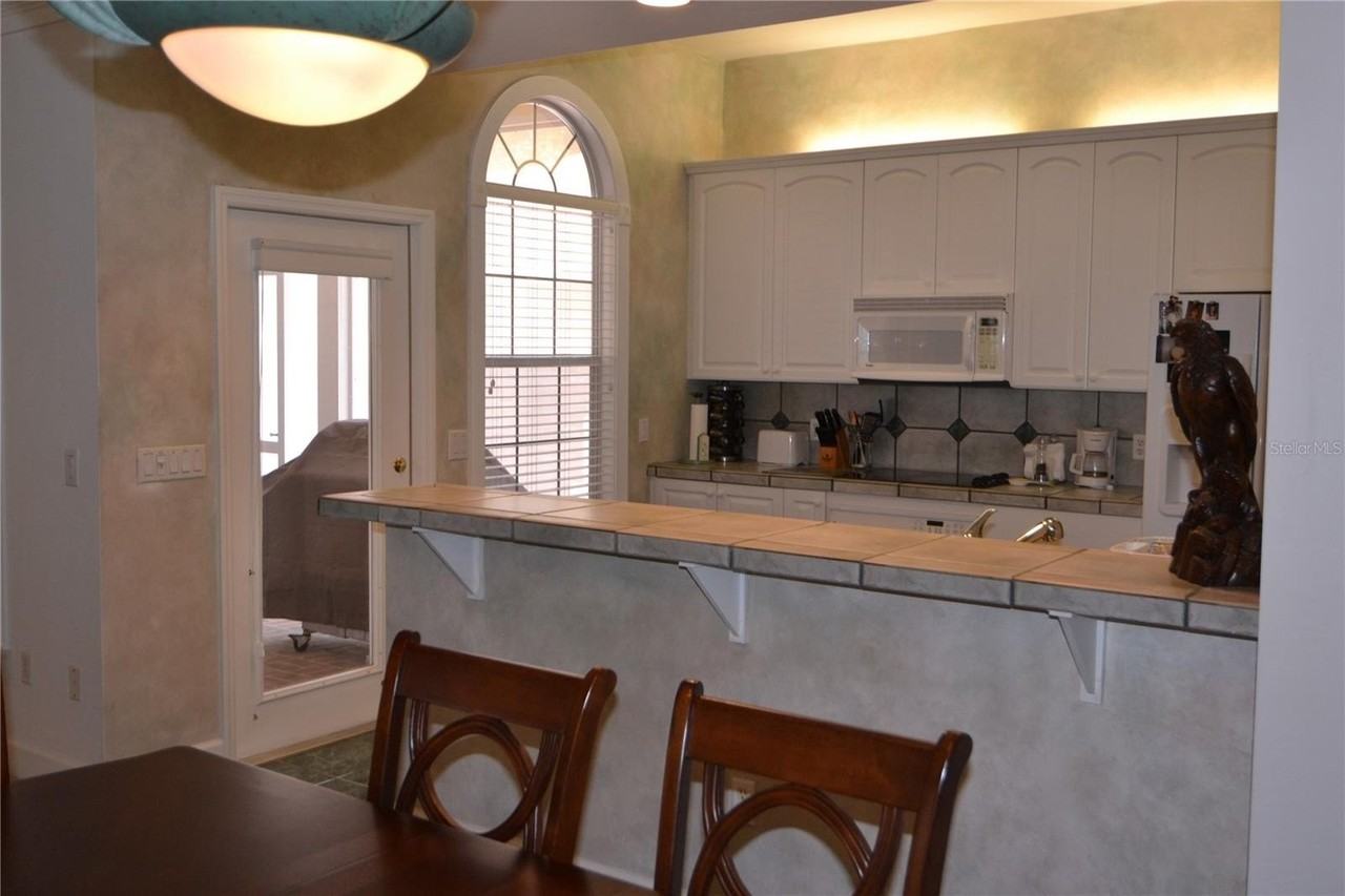 79 Nw 48th Blvd - Photo 4 of 30