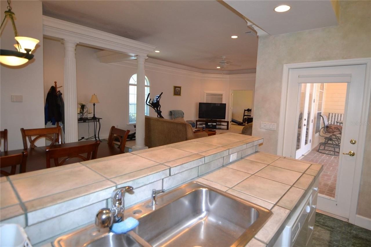 79 Nw 48th Blvd - Photo 6 of 30