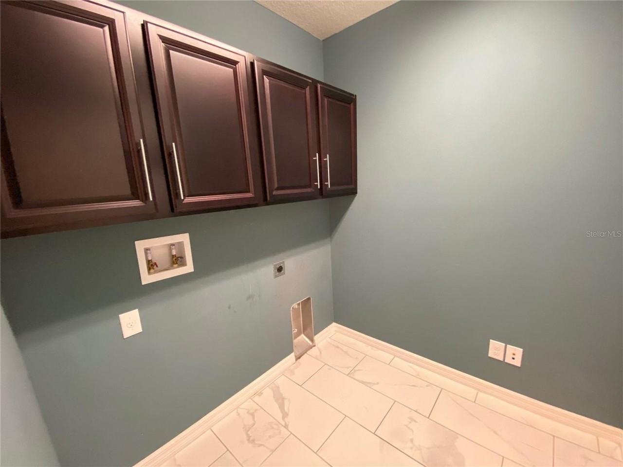231 Salamanca Rd - Photo 5 of 19