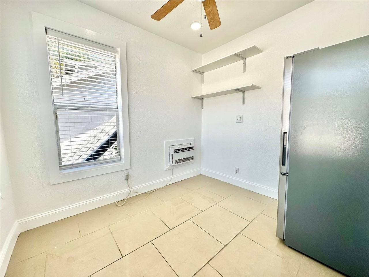 503 N Ridgewood Ave #1 - Photo 4 of 6
