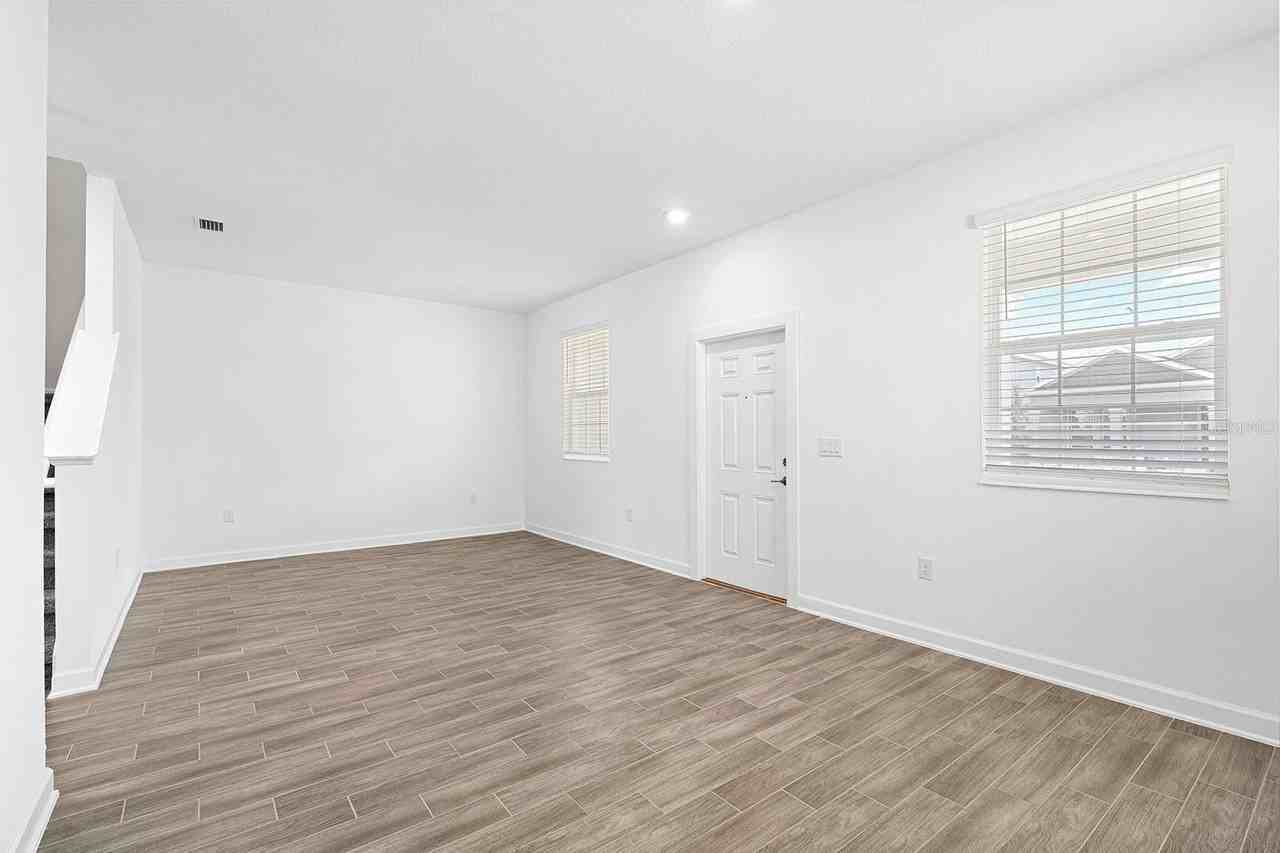 3053 Ella Way - Photo 5 of 36