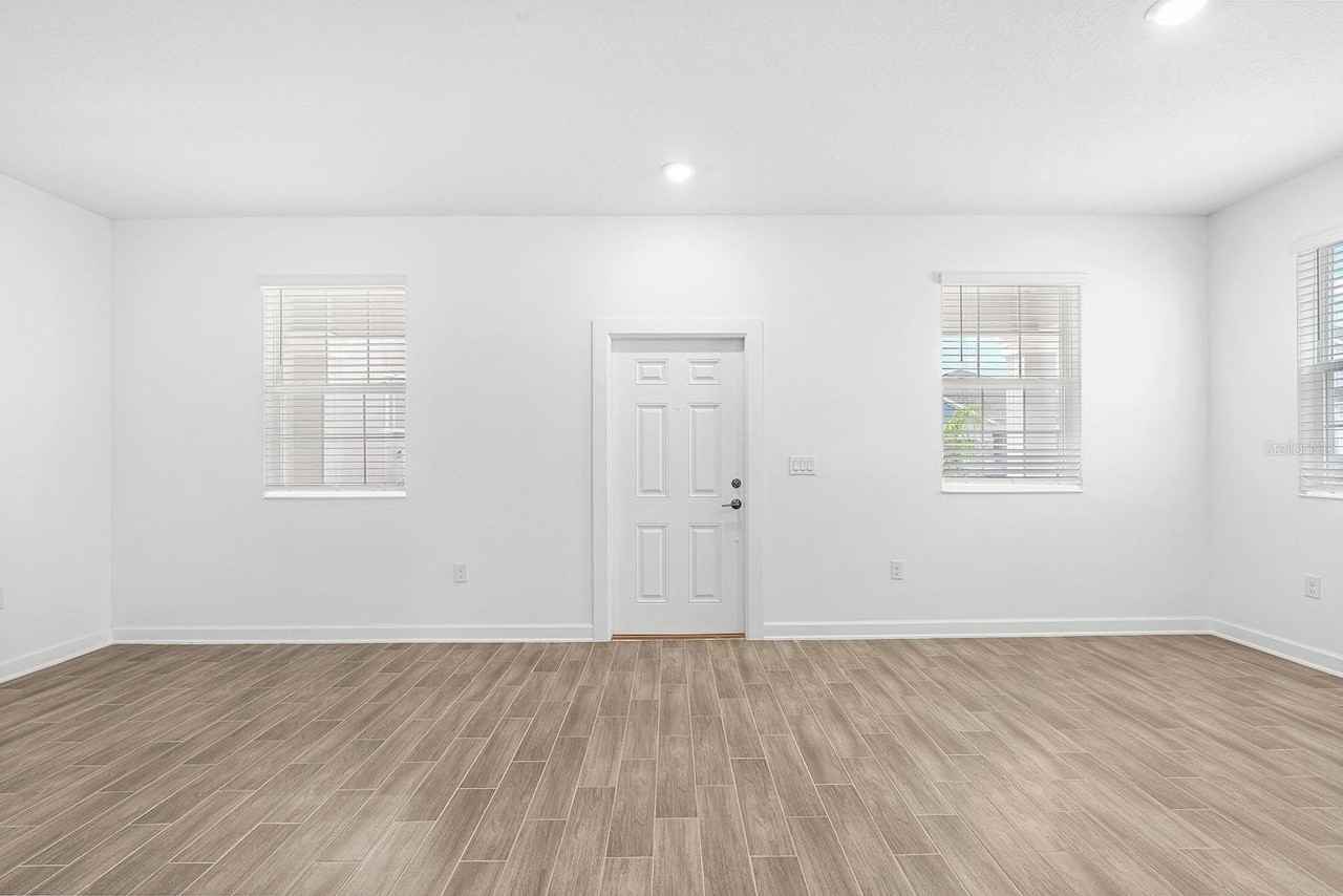 3053 Ella Way - Photo 7 of 36