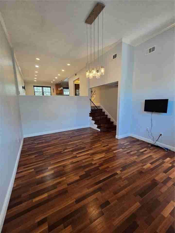 612 E Church St - Photo 4 of 32