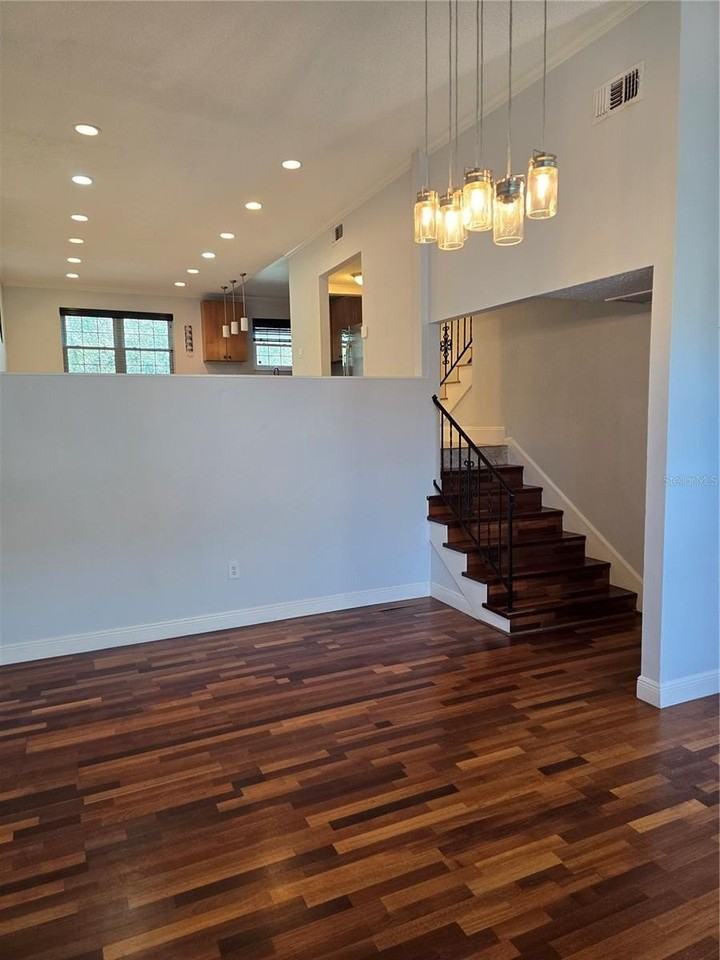 612 E Church St - Photo 5 of 32