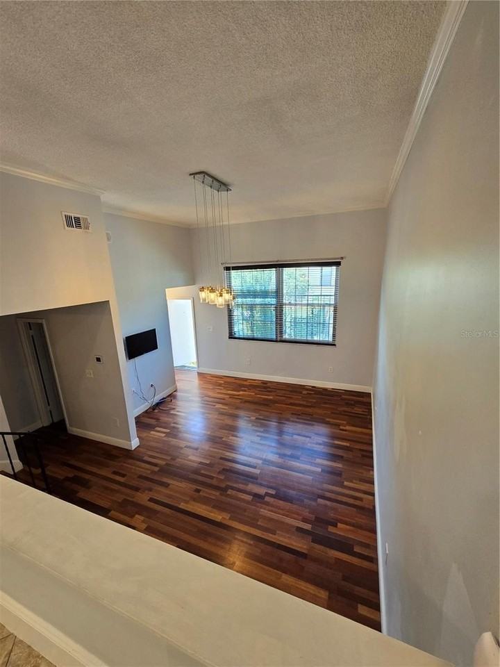 612 E Church St - Photo 6 of 32