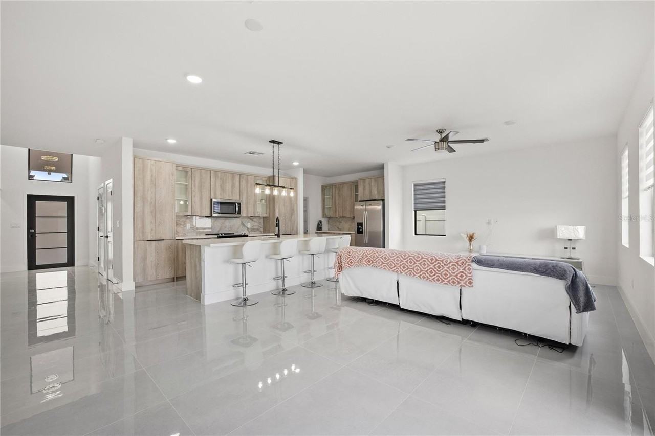 6337 Chorus Dr - Photo 4 of 30