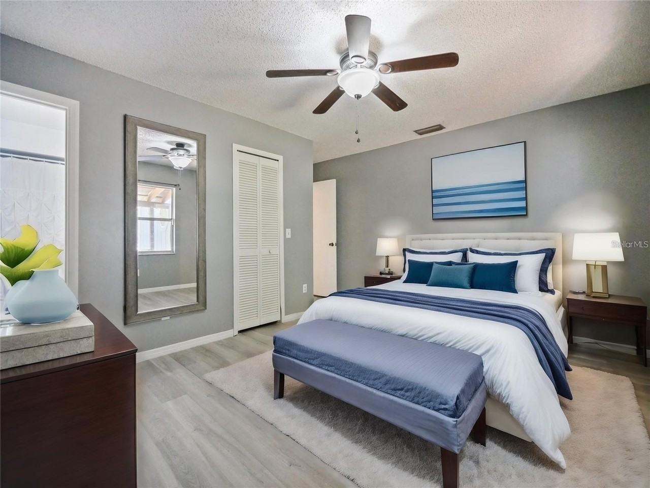 240 Maureen Dr - Photo 6 of 48