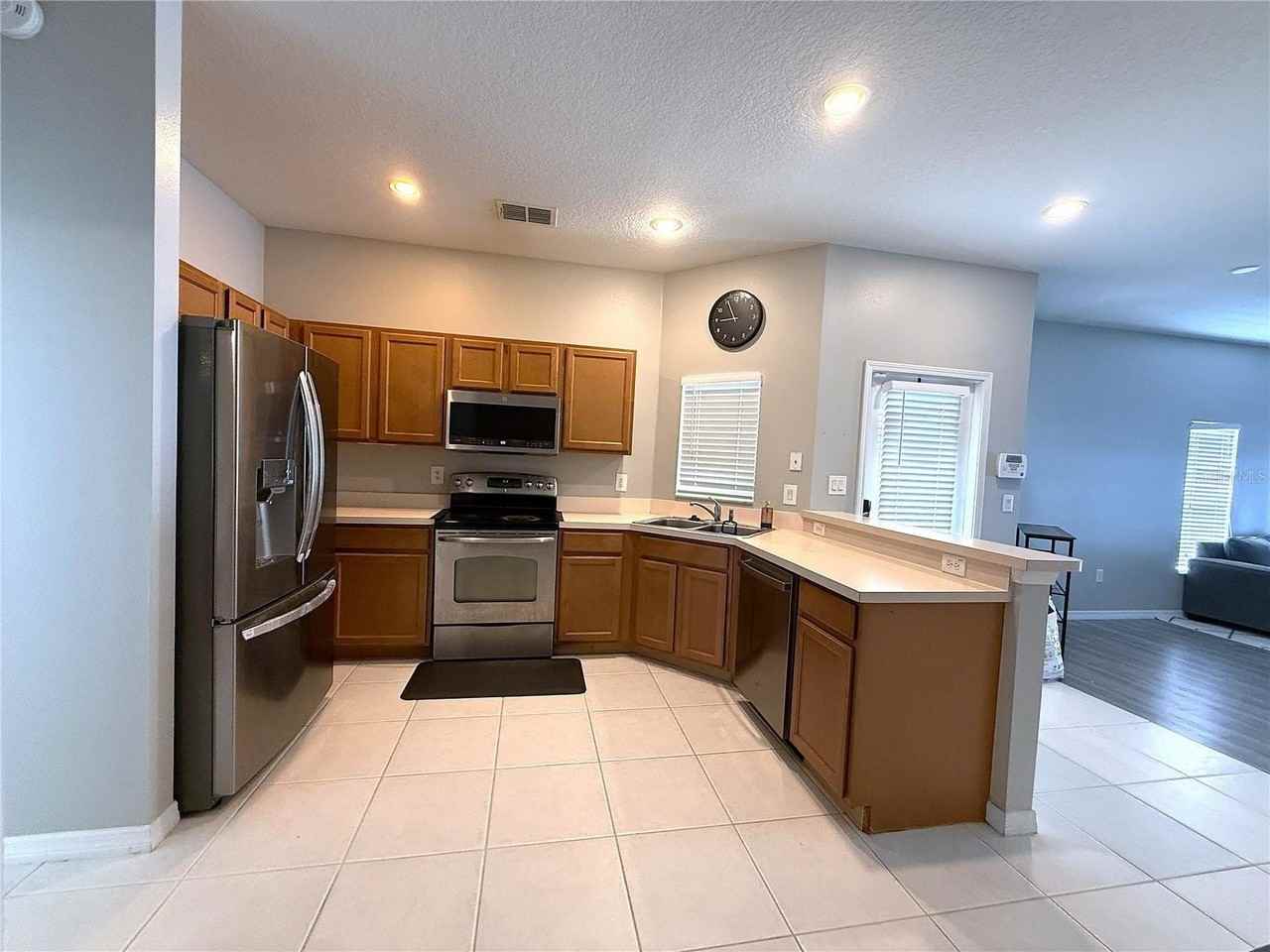 31203 Flannery Ct - Photo 6 of 34