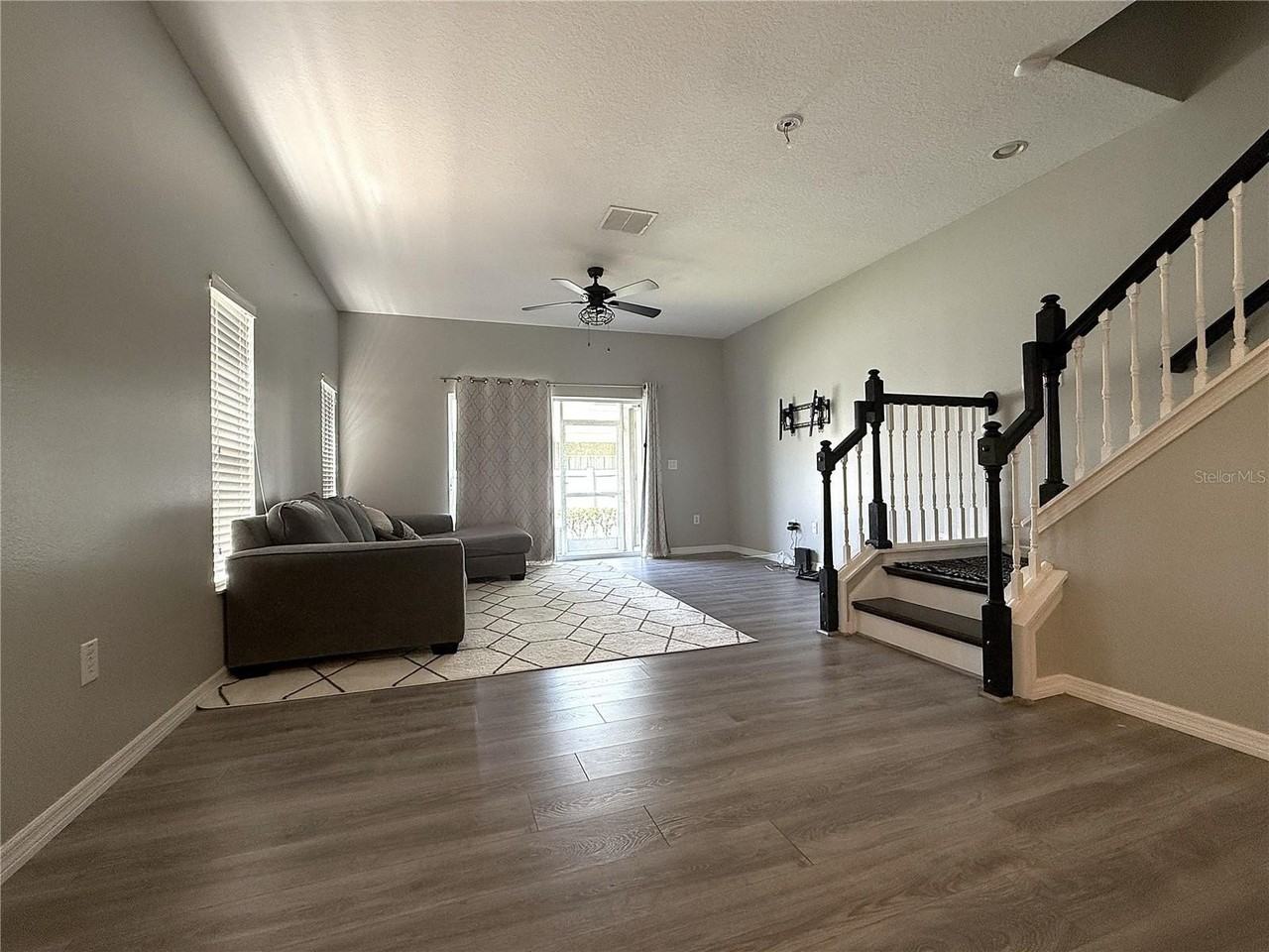 31203 Flannery Ct - Photo 7 of 34