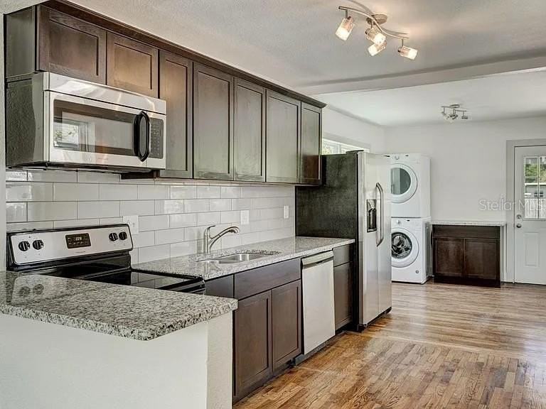 1411 34th Ave N - Photo 5 of 9