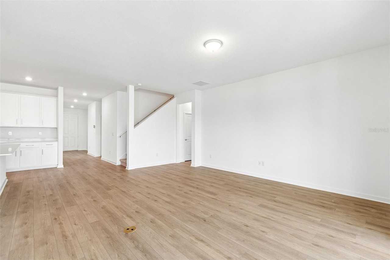 6669 ASBURY BARNES LANE - Photo 7 of 45