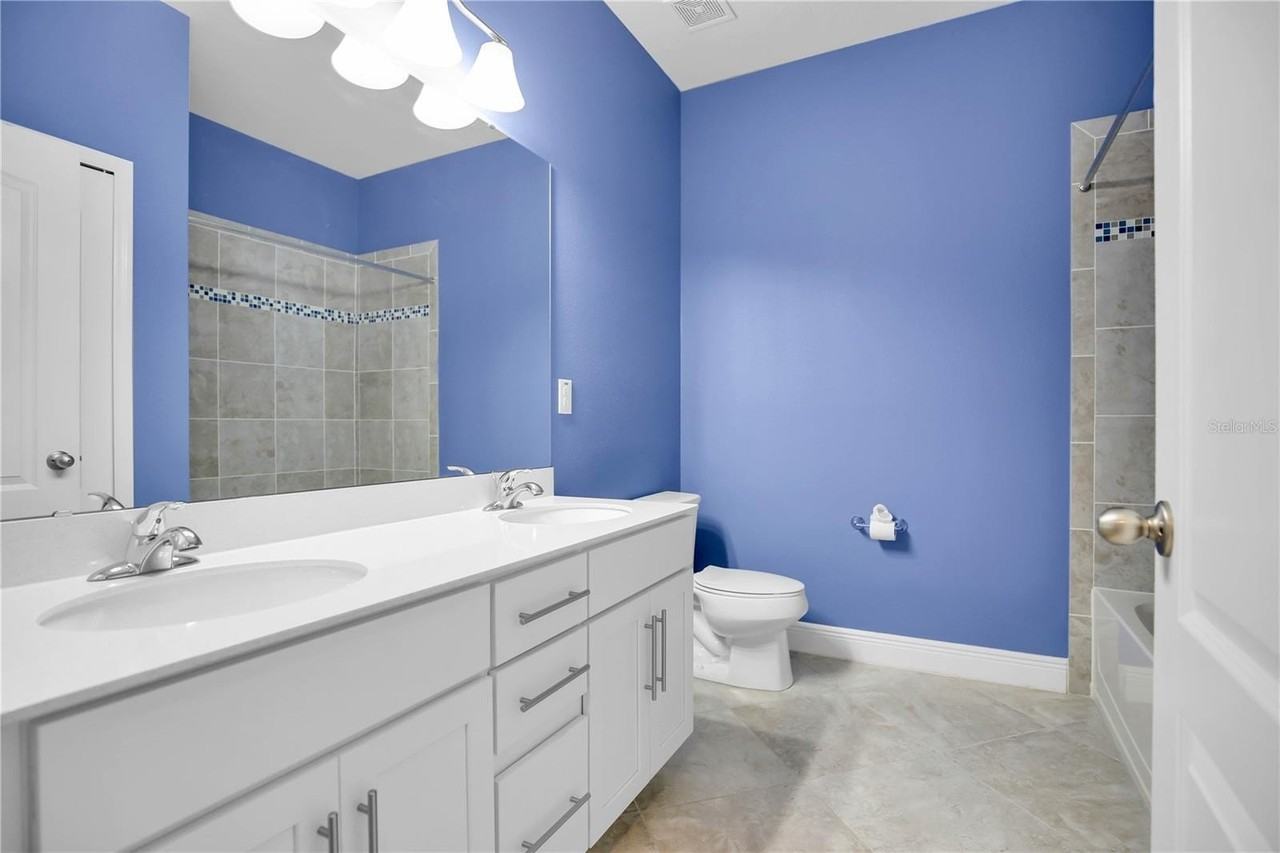 5018 Inshore Landing Dr - Photo 6 of 32