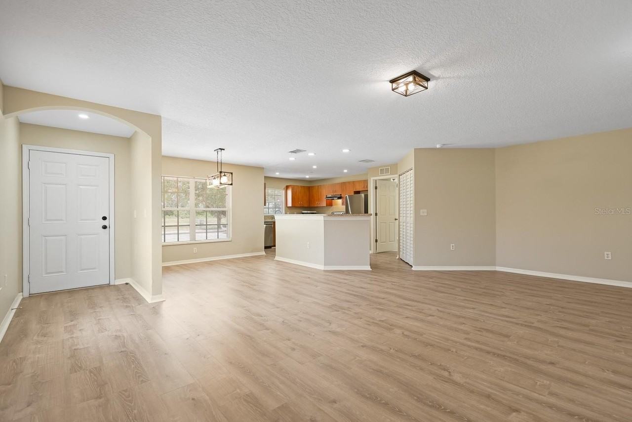 2106 Pleasant View Ave - Photo 5 of 31