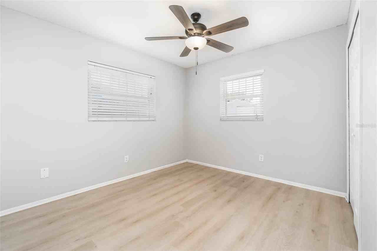 12813 128th Ave - Photo 4 of 25
