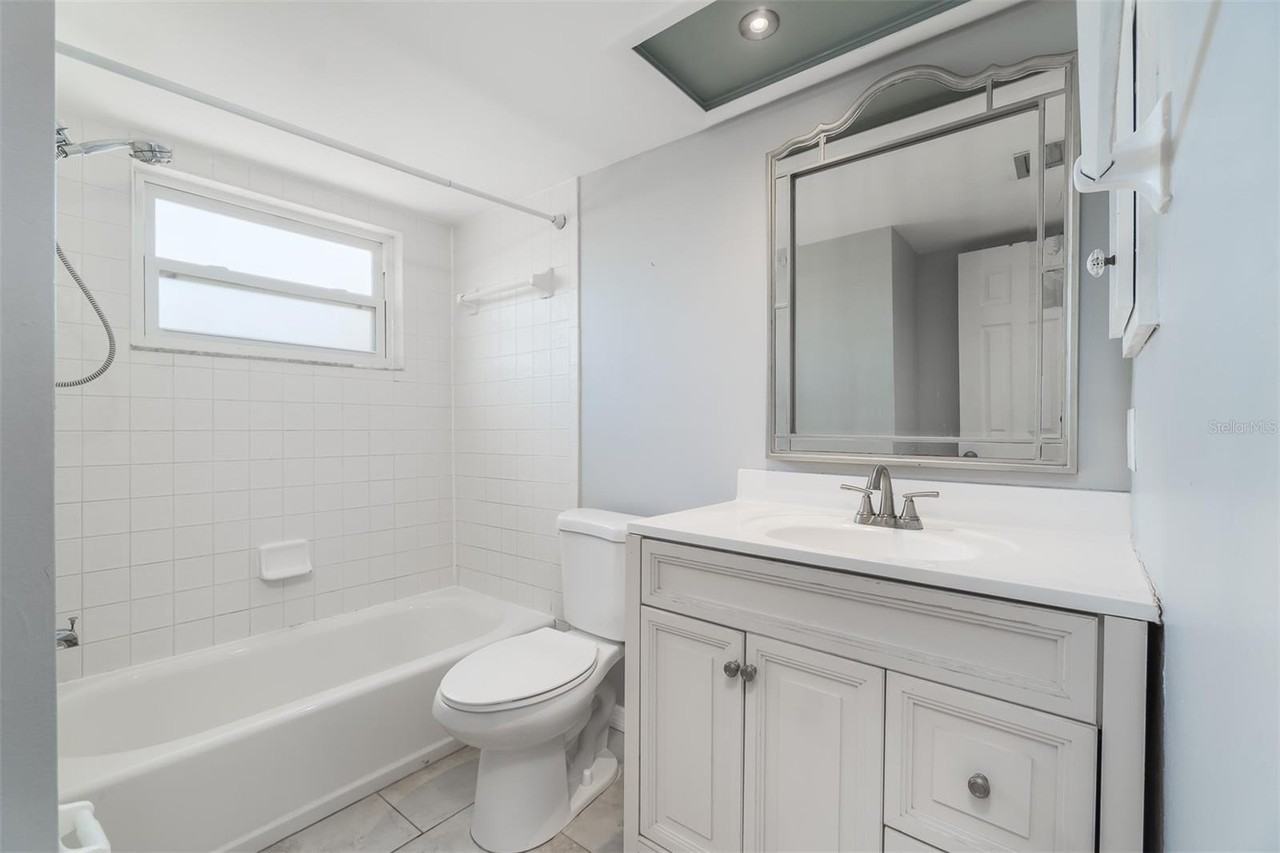 12813 128th Ave - Photo 5 of 25