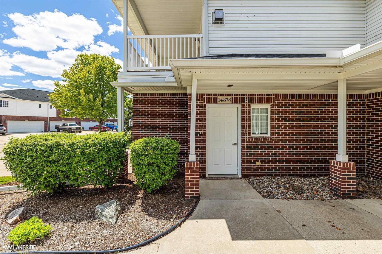 14378 Moravian Manor Cir - Photo 3 of 23