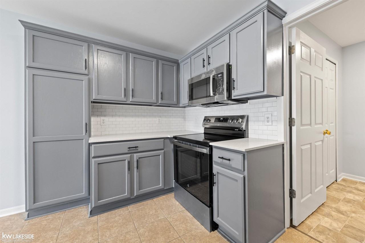 14378 Moravian Manor Cir - Photo 5 of 23