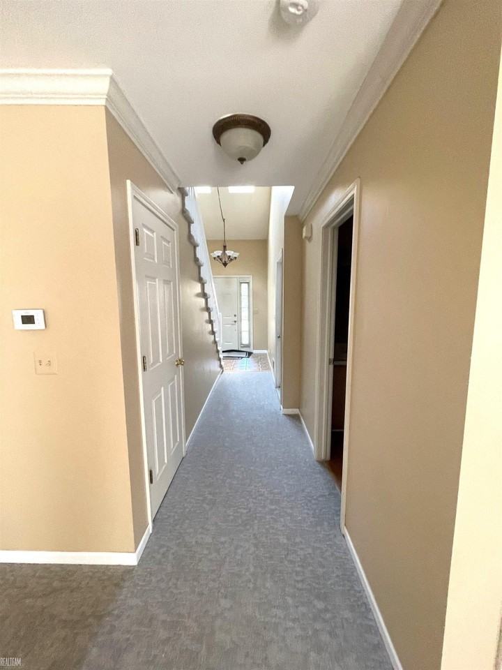 42200 Aspen Ct - Photo 4 of 17