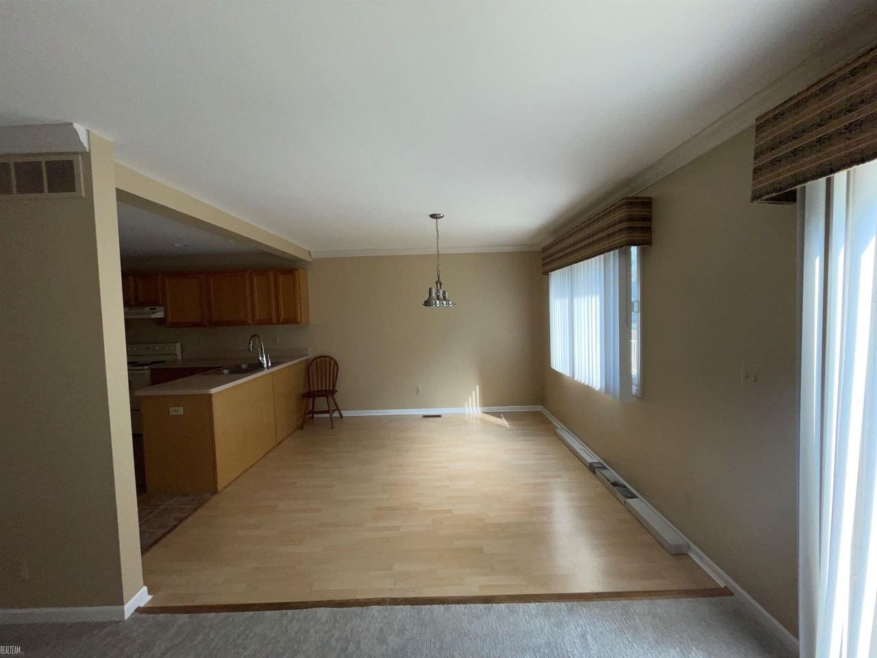 42200 Aspen Ct - Photo 6 of 17