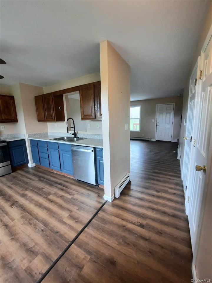 131 Ridgebury Rd #133 - Photo 4 of 16