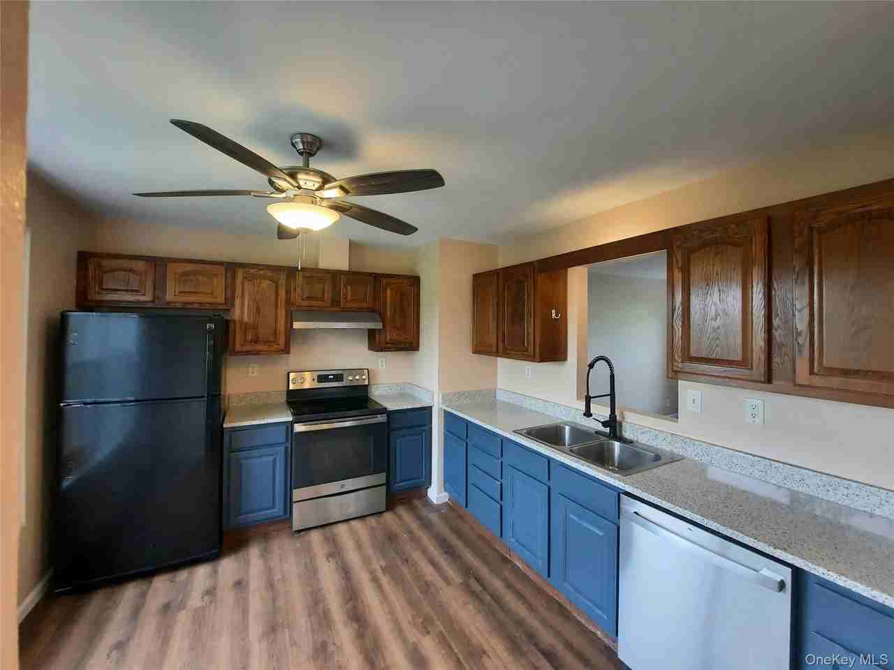 131 Ridgebury Rd #133 - Photo 5 of 16
