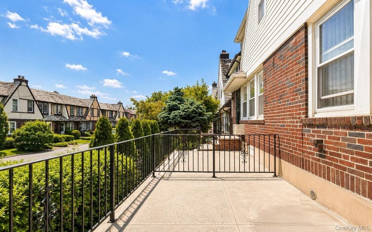 6799 Exeter St - Photo 3 of 28